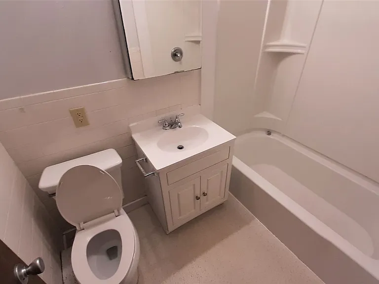 320 Hillview Place — Photo 4