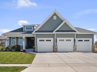 4345 Prestwick Ct, Bettendorf, IA 52722