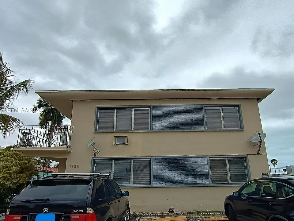 1935 Normandy Dr #4