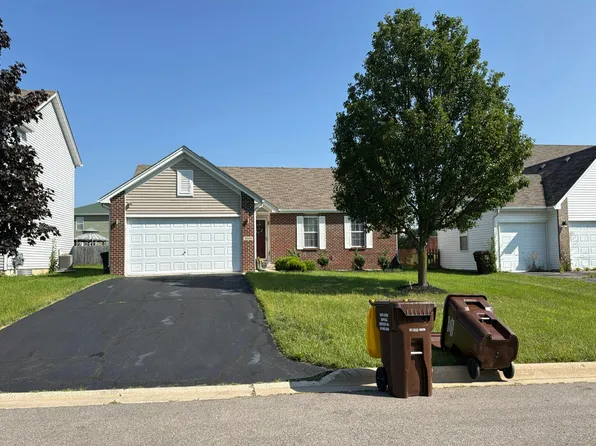 3088 Warwickshire Dr, Machesney Park, IL 61115