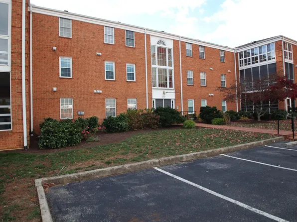 2151 Broadway Ave SW APT 1, Roanoke, VA 24014