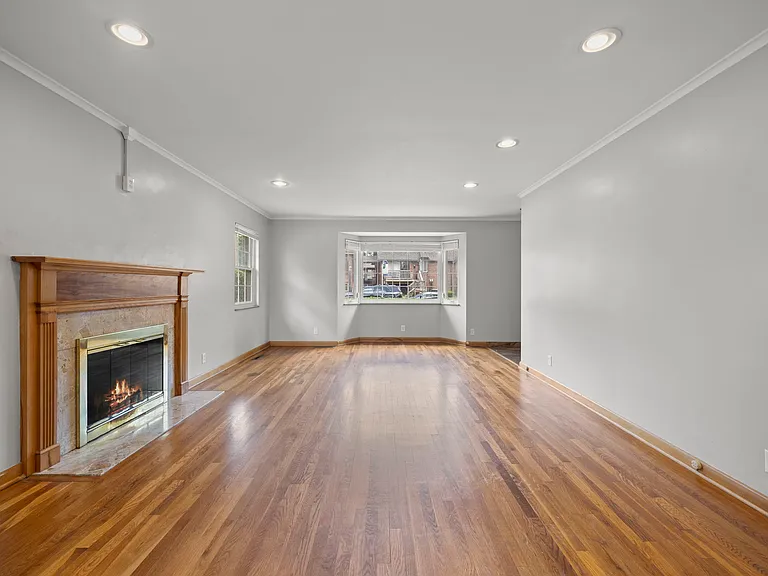 1629 Arlington Ave — Photo 8