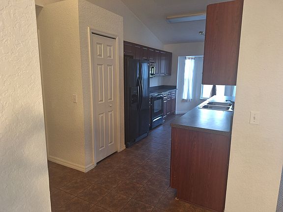 5th image of 622 Tamarin Ln