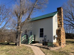 560 Falling Leaf Ln, Washington, MO 63090