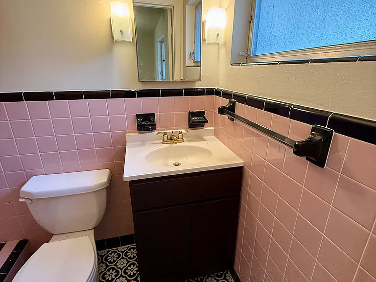 1112 Northview Dr — Photo 10