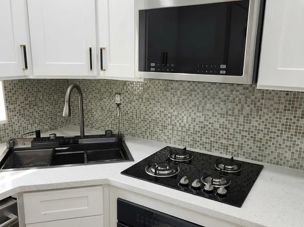 289A Clerk St #2, Jersey City, NJ 07304
