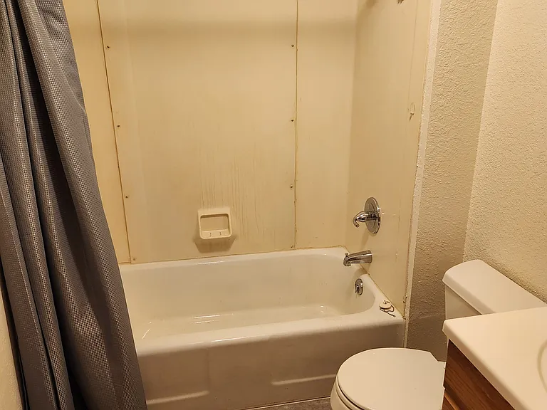 139 McNamara Ave — Photo 5