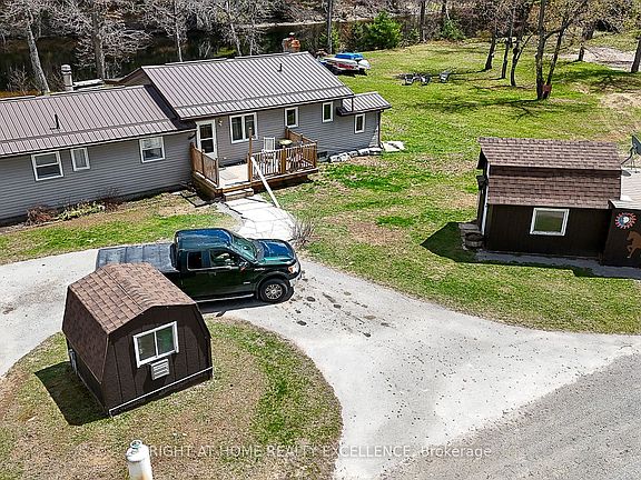 5th image of 1246 Howland Junction Rd