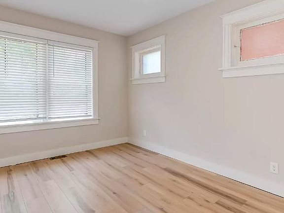 5th image of 2047 Maury Ave #1