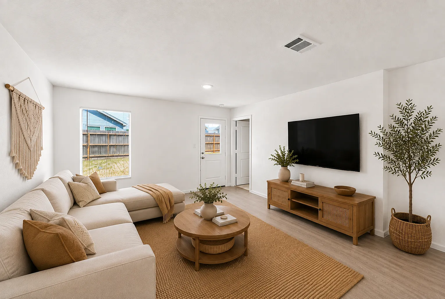 4 bed, 2.5 bath, 1692 sqft, $1,680 — Photo 1