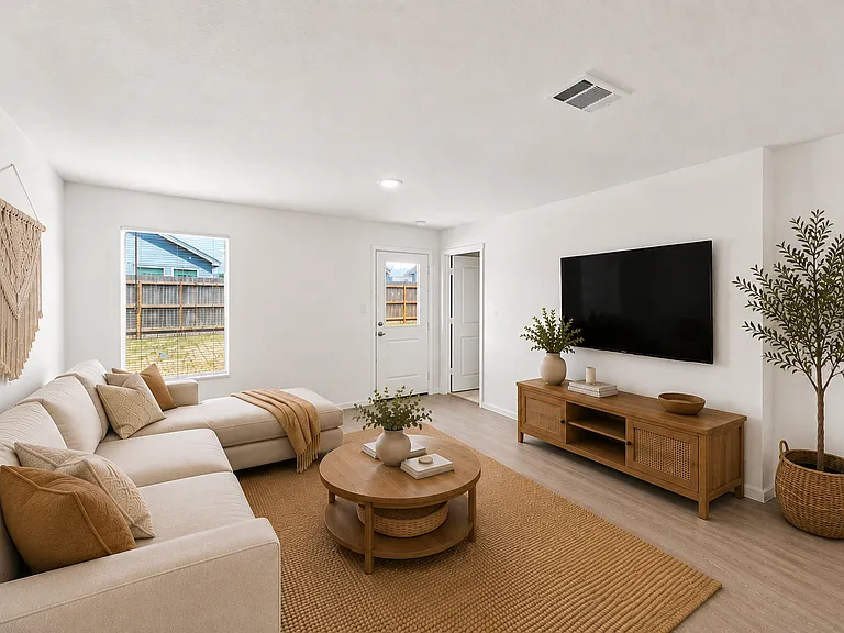 233 Pastar Fls — Photo 1