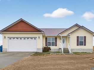 92 Granite Cir, Albertville, AL 35950