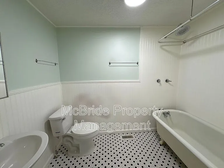 2754 Hazel St — Photo 10
