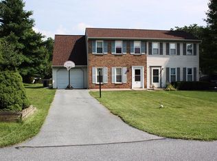 19 Winding Way, Lititz, PA 17543