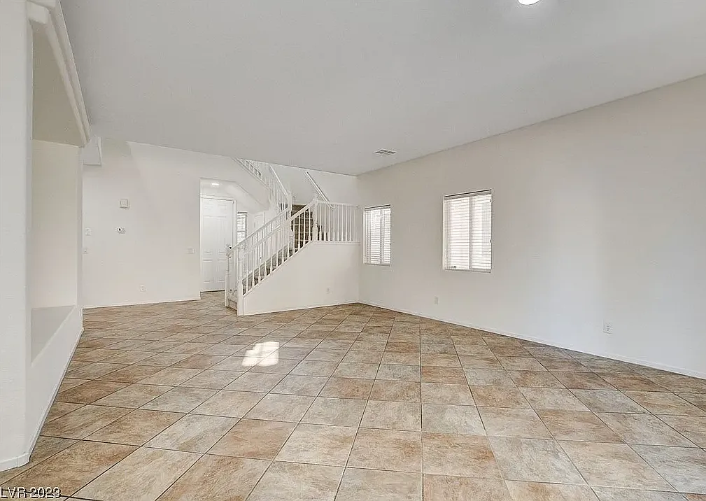 3 bed, 2170 sqft, $2,150 — Photo 3