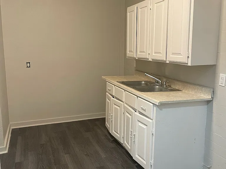 148 Gifford St #2 — Photo 6