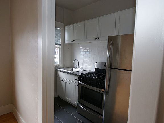 3rd image of 629 St Helens Ave APT 303