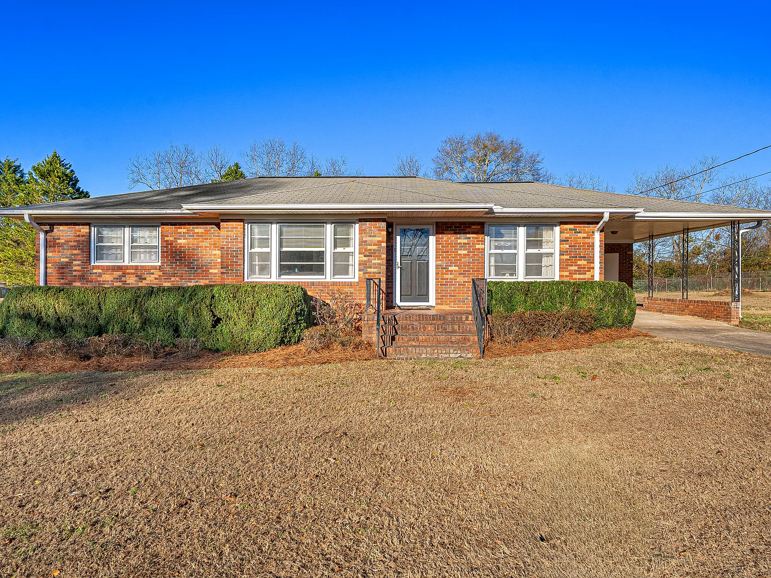 3 bed, 1391 sqft, $1,800 — Photo 2