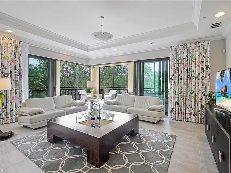 2751 Tiburon Blvd E #201 — Photo 5