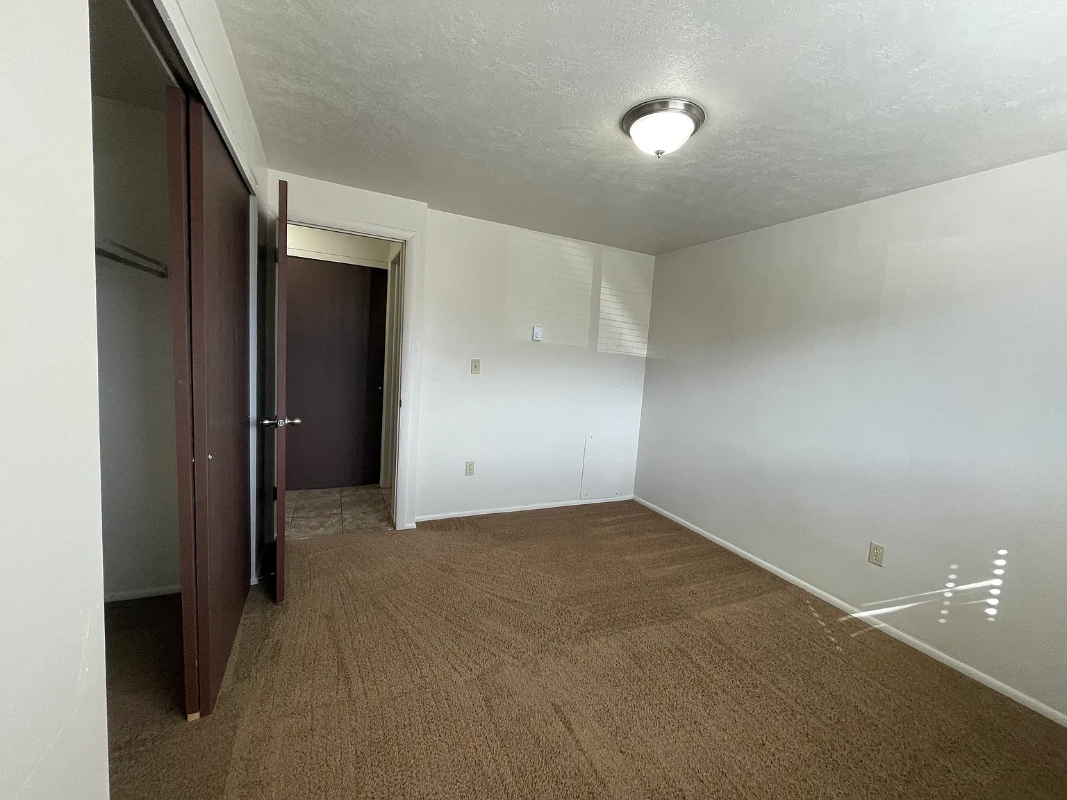 2 bed, 750 sqft, $1,225 — Photo 2