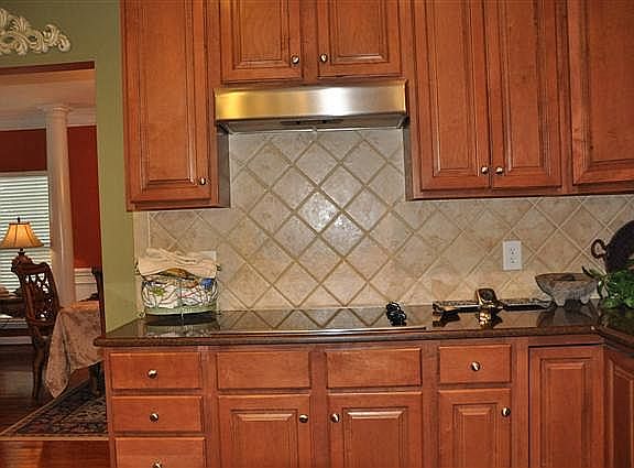 4th image of 6211 Crown Hill Dr