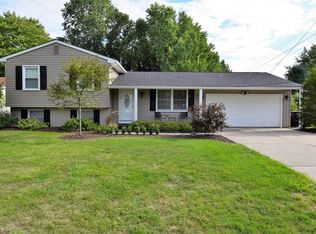 4102 Greenmont Dr SE, Warren, OH