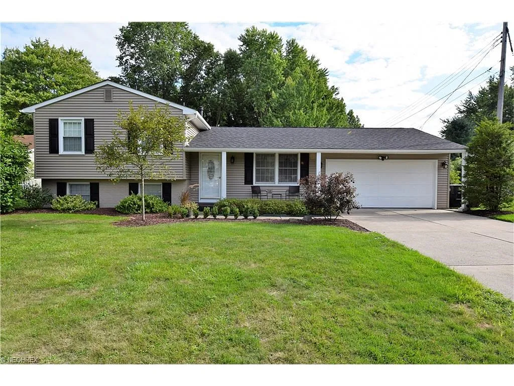 4102 Greenmont Dr SE photo 1