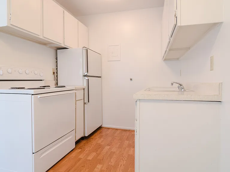 3452 Emerson Ave S — Photo 12
