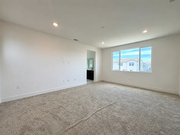 2051 Rosemary Dr — Photo 16