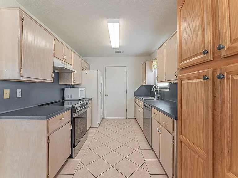 4409 Bowles Dr — Photo 20