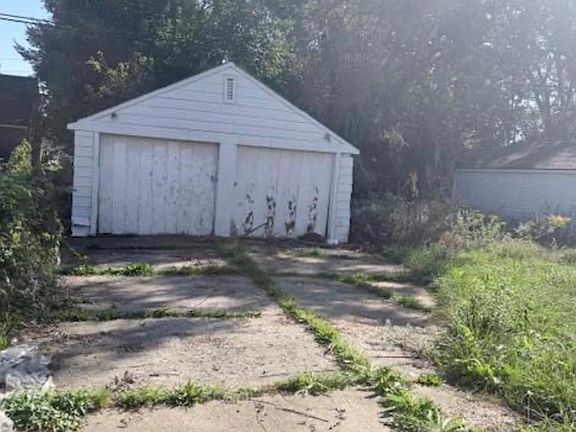 5th image of 18436 Beland St