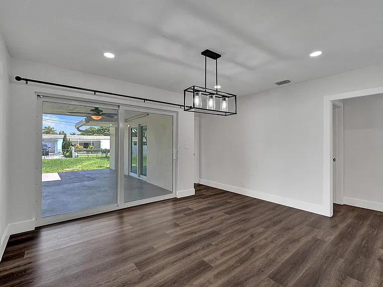 5011 Buchanan St — Photo 18