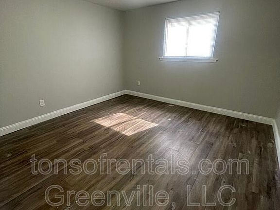 5th image of 88 W Park Dr #C