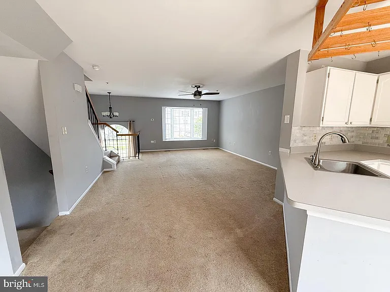 9424 Sea Breeze Ct — Photo 9