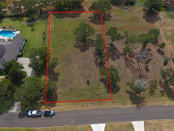 2nd image of 137 Riverwalk Ln