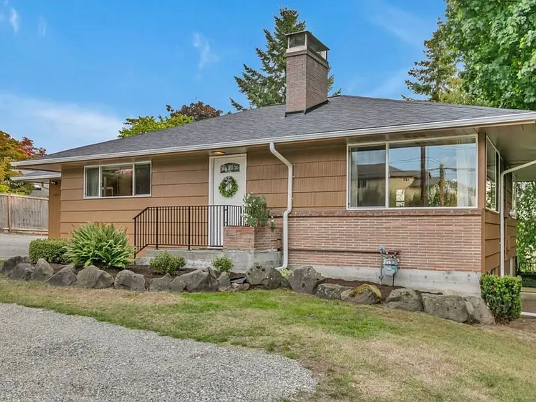 13733 SE 272nd St — Photo 3