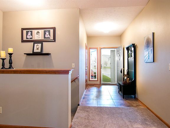 3rd image of 8588 Creek Ct