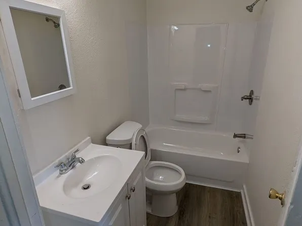 726 N 3rd St APT 2, Sterling, CO 80751
