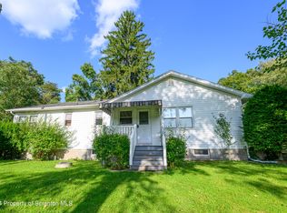 25 Chapman St, Jermyn, PA 18433