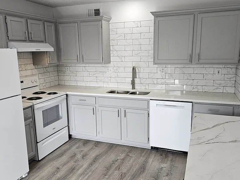 17641 W 111th Pl — Photo 9