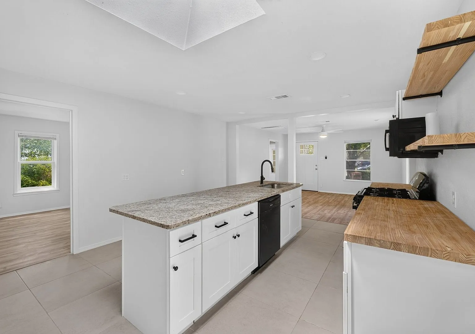 Charming 3BR House in San Antonio — Photo 4