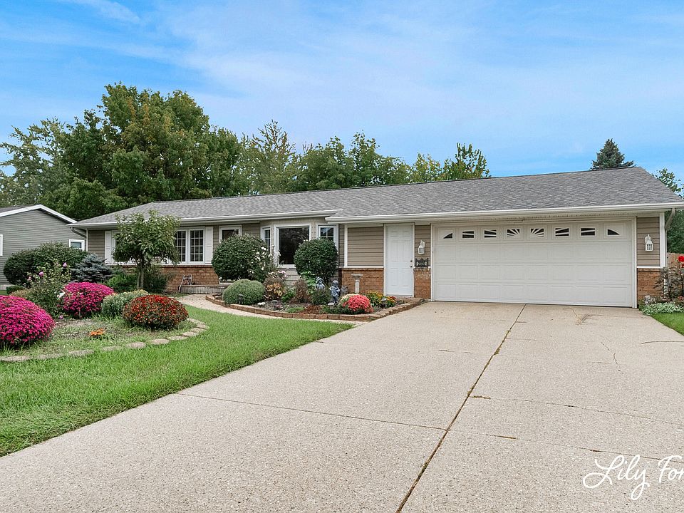 2320 Rosewood St, Jenison, MI 49428 Zillow