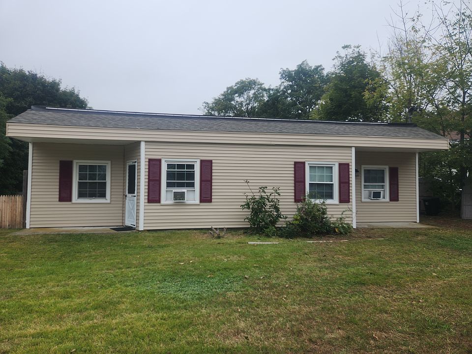1st image of 218 Main St