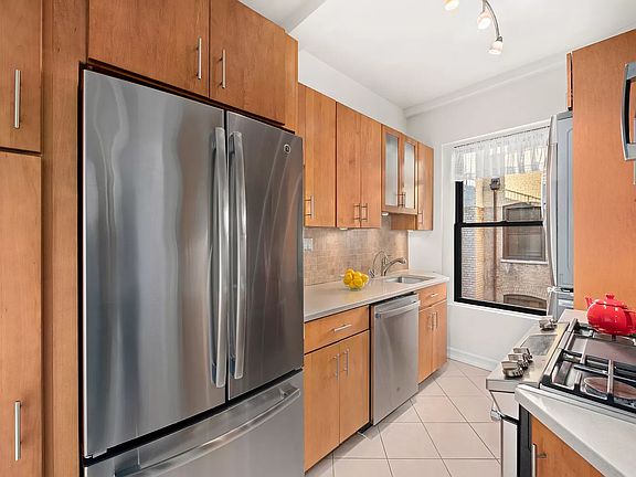 3rd image of 609 W 114th St APT 92