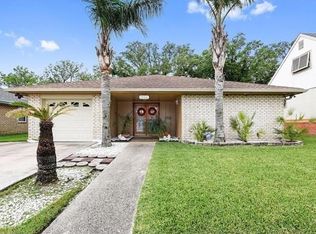 7924 Sandy Cove Dr, New Orleans, LA 70128