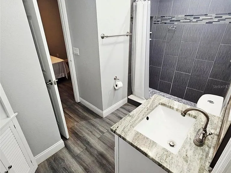 4803 Roush Ave #STUDIO — Photo 4