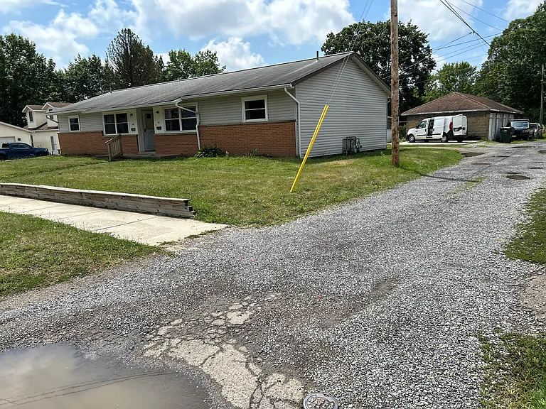 110 N Crater Ave — Photo 14