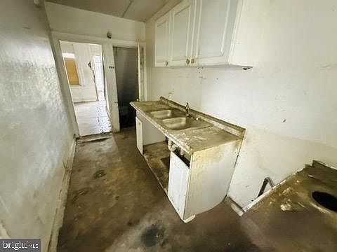 4th image of 3401 Ravenwood Ave