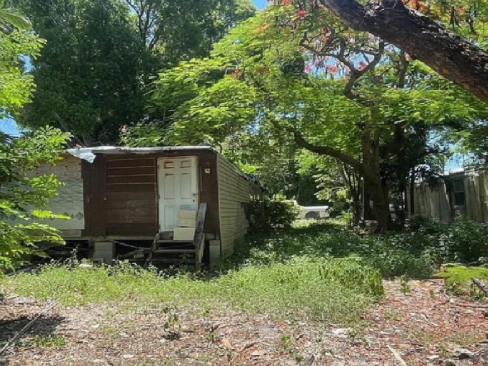 2nd image of 728 Largo Rd