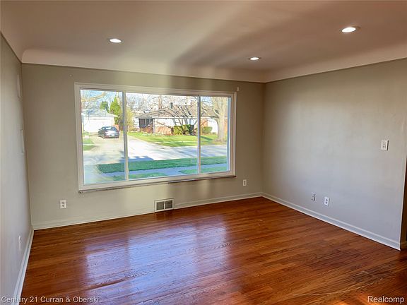 5th image of 6590 Rockland St